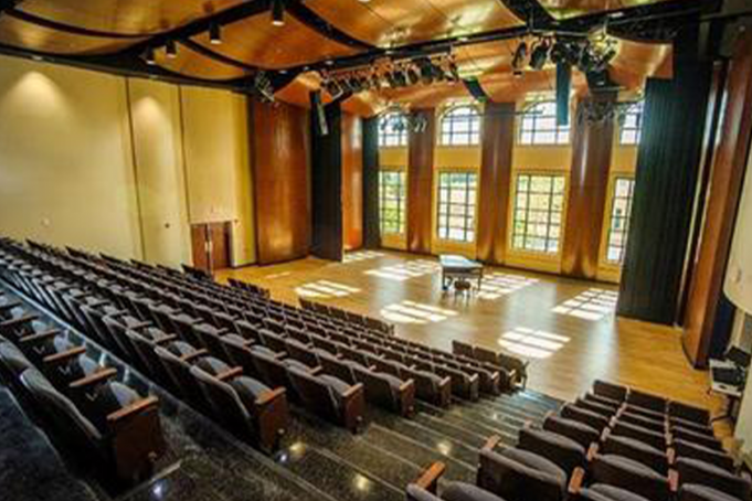 Sennheiser transforma la experiencia de sonido en la Escuela Berkeley Prep