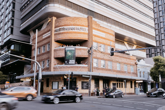 Mezzo A+ Debuta en la reapertura de Abercrombie, Sydney