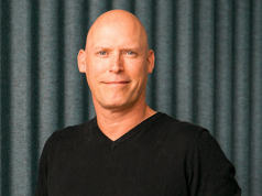 James Bobel: Líder de HOLOPLOT en Norteamérica James Bobel: De Músico a Líder de HOLOPLOT en Norteamérica