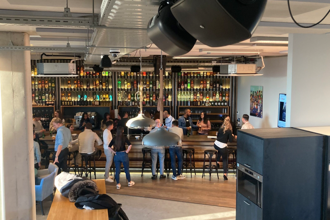 Dynamic Music Distribution en la sede de Van CAEM Klerks Group