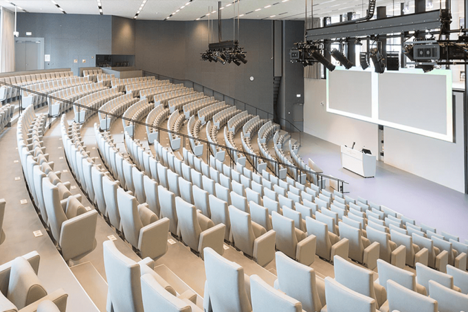 Seguimiento preciso y zoom perfecto: Tilburg elige CamDirector®