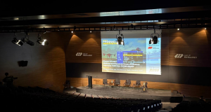 Moderando el debate en español sobre tecnología y deporte en directo