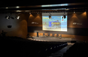 Moderando el debate en español sobre tecnología y deporte en directo