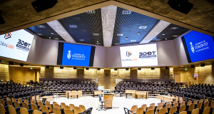 La UTSC instala UBX8 y CX61 de Renkus-Heinz en seis auditorios