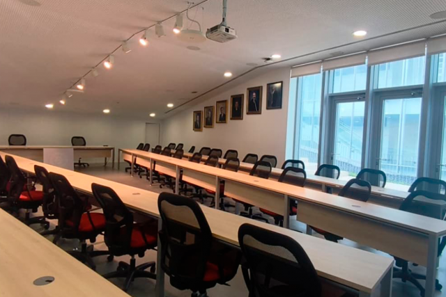 Nueva instalación de audio profesional en la sala de juntas de la ETS de Ingeniería de Huelva