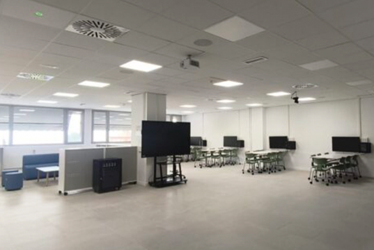 Sennheiser y Xilica equipan la Hiperaula de la Facultad de Ciencias Económicas y Empresariales de Granada