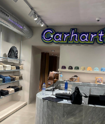 WORK in Progress y LAECOR crean una nueva atmósfera sonora en Carhartt de Donosti al ritmo de AUDAC y Powersoft