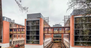 La Universidad de Alcalá refuerza la seguridad de su Campus de Guadalajara con un nuevo sistema de evacuación por voz de UDE